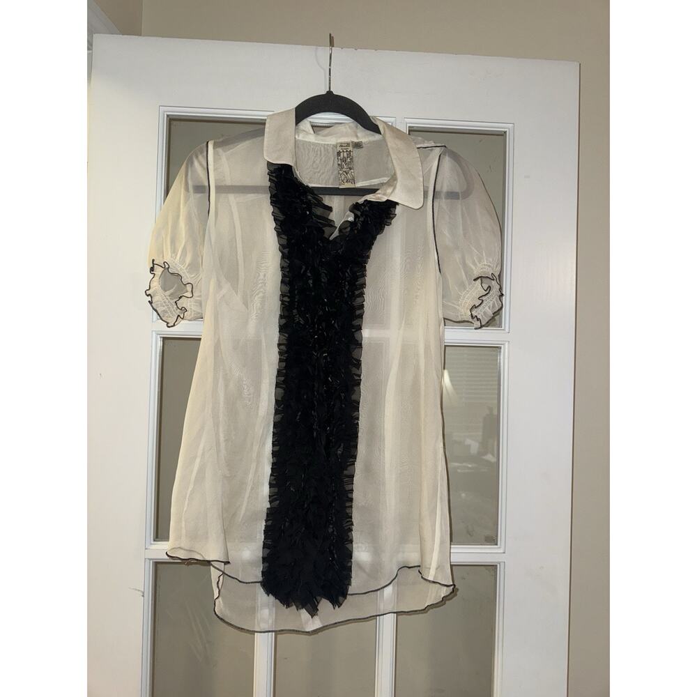 Twelve By Twelve Ruffle Button Top Large White Bl… - image 1